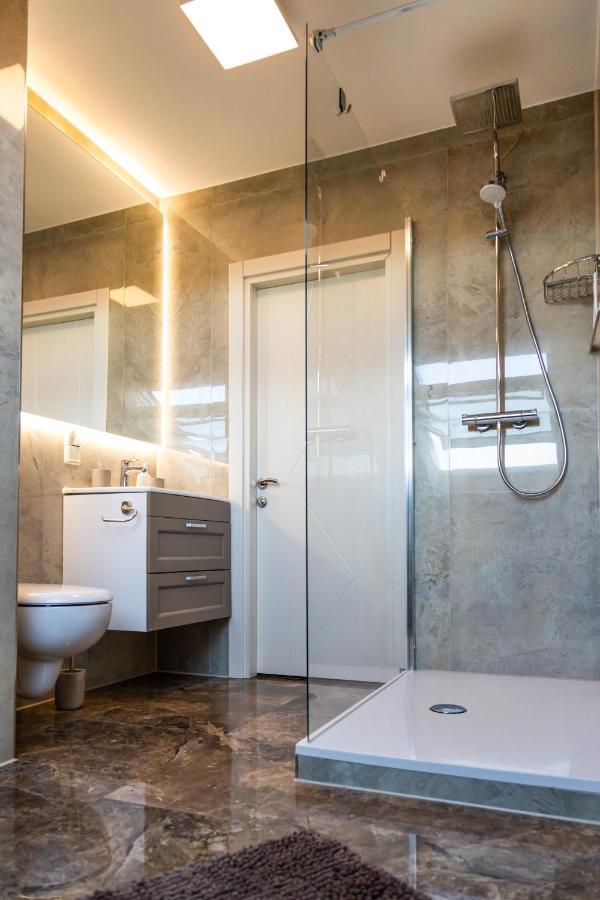 לייפציג Deluxe Apartment Mit Tiefgarage In Naehe Messe-Bmw-Porsche-Dhl-Flughafen-Flugzeugwerk Der Deutsche Aircraft מראה חיצוני תמונה